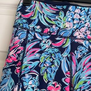 Lily Pulitzer Weekender High Rise LUXLETIC 24. Tide Navy Pineapple Paradise